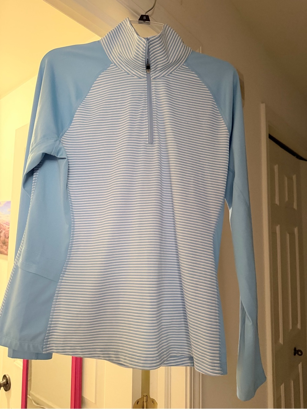 Cutter and Buck long sleeve forge tonal strip half zip over knit. Size Large